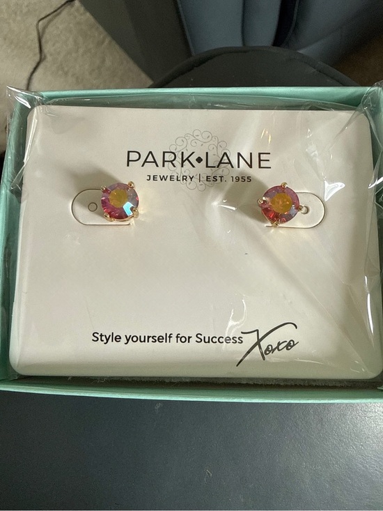 Park Lane Jewelry - Park Lane Iridescent Coral Impression Stud Earrings NIB